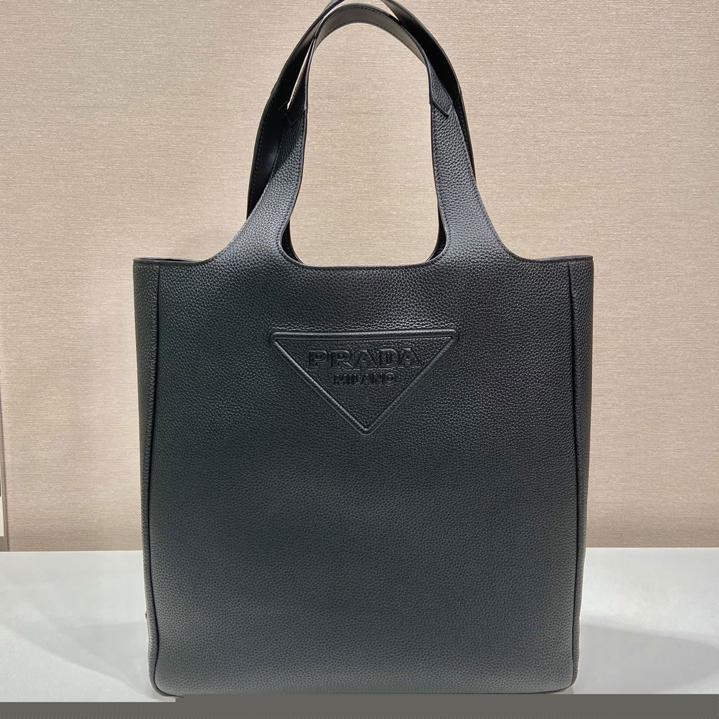 Pra*a shopping bags
